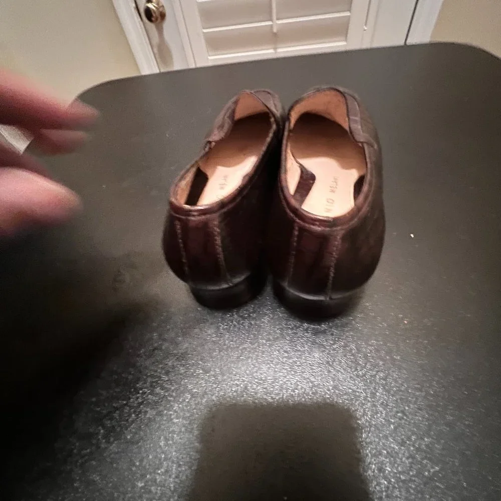 Antonio Melani slip on brown croc patterns size 6.5M